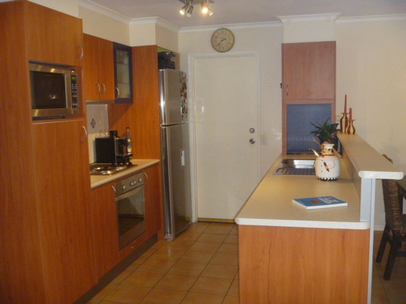 2/5 Morinda Way, Labrador QLD 4215