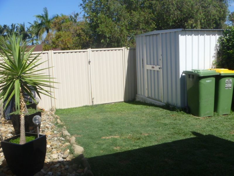 2/5 Morinda Way, Labrador QLD 4215