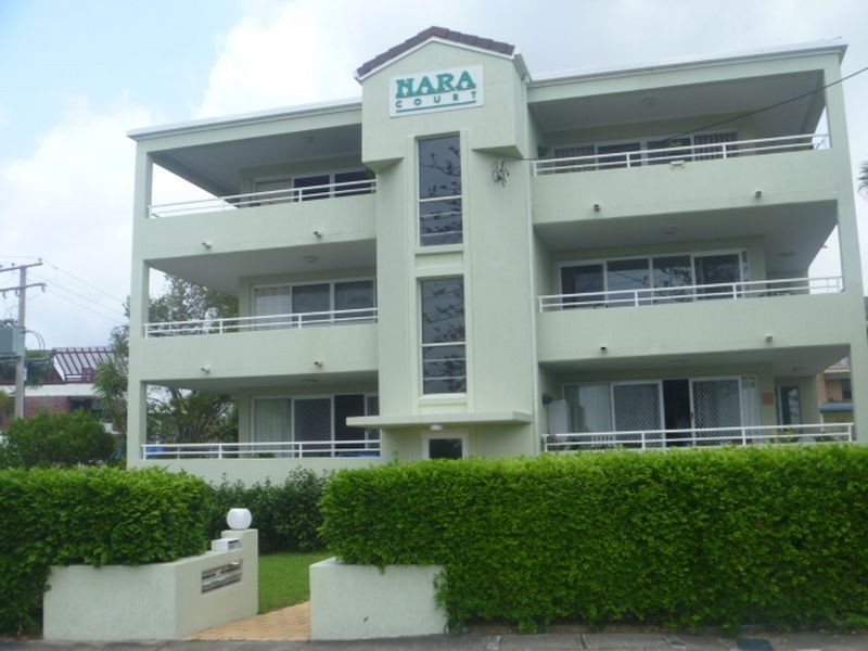 2/194 Marine Parade, Labrador QLD 4215