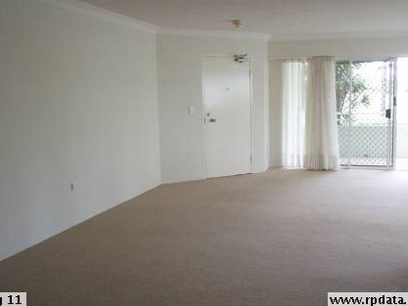 2/194 Marine Parade, Labrador QLD 4215