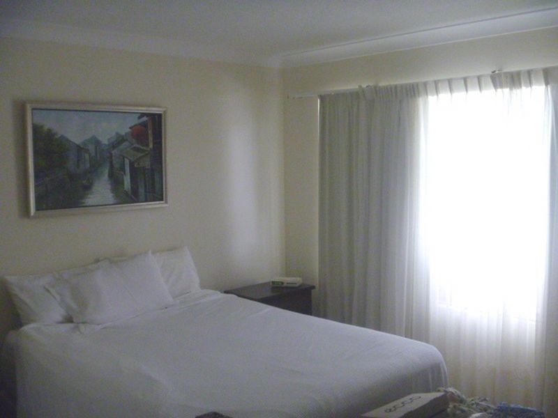 2/194 Marine Parade, Labrador QLD 4215