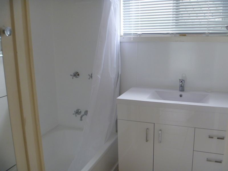 1/9 Middle Street, Labrador QLD 4215