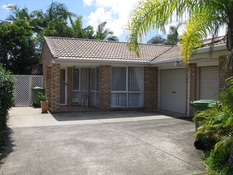 2/12 Coventry Court, Labrador QLD 4215