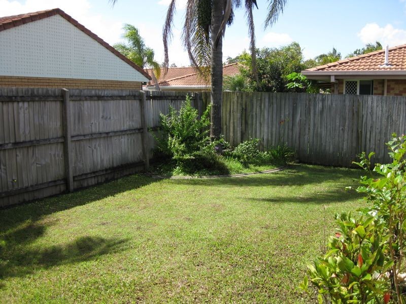 2/12 Coventry Court, Labrador QLD 4215