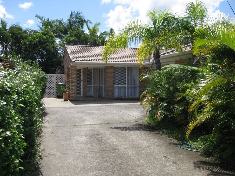 2/12 Coventry Court, Labrador QLD 4215