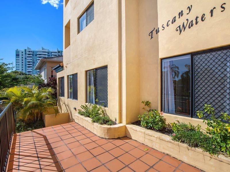 9/143 Frank Street, Labrador QLD 4215