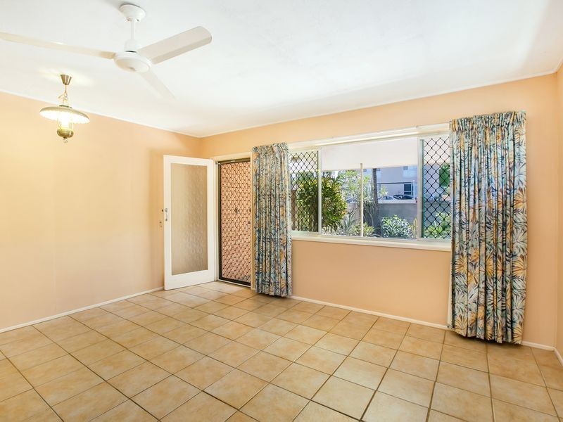 6 Warratina Street, Labrador QLD 4215