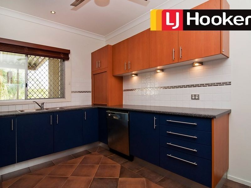 495 Pine Ridge Road, Runaway Bay QLD 4216