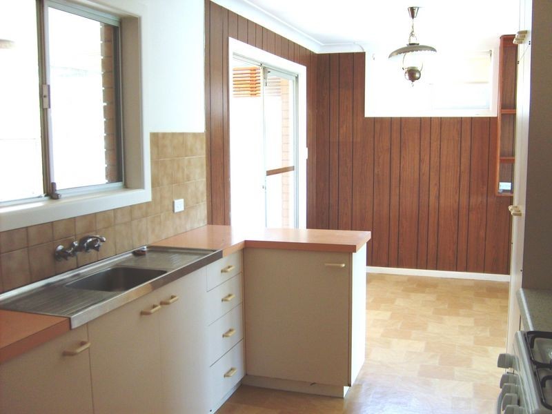 4 Penrock Parade, Labrador QLD 4215