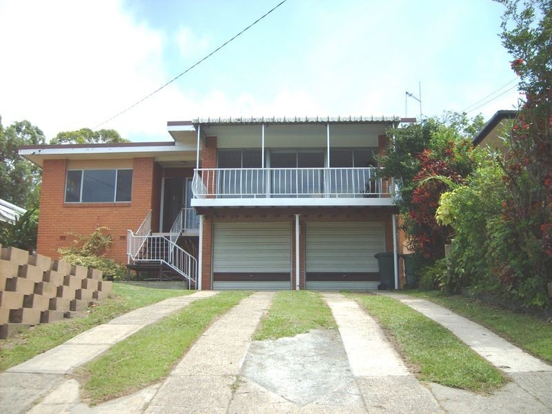 4 Penrock Parade, Labrador QLD 4215