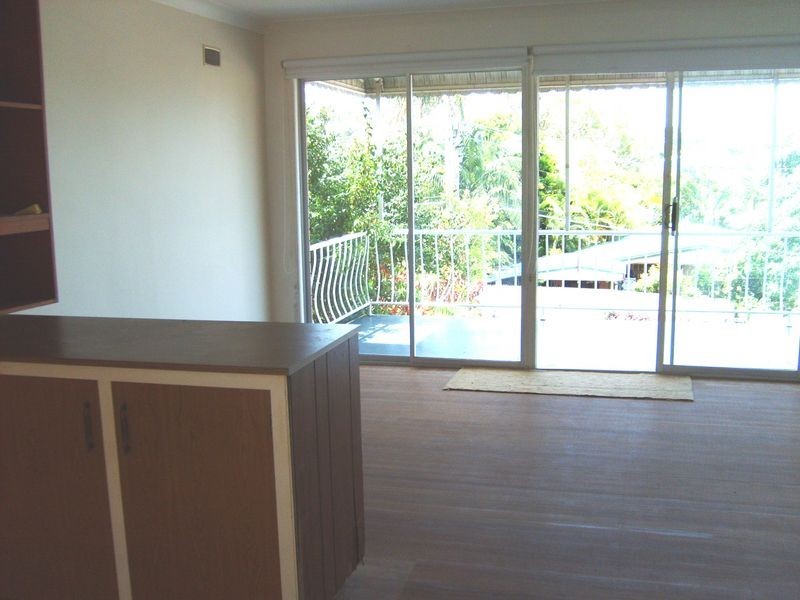 4 Penrock Parade, Labrador QLD 4215