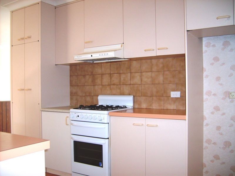 4 Penrock Parade, Labrador QLD 4215