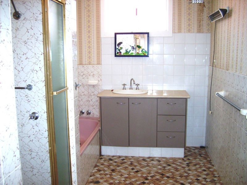 4 Penrock Parade, Labrador QLD 4215