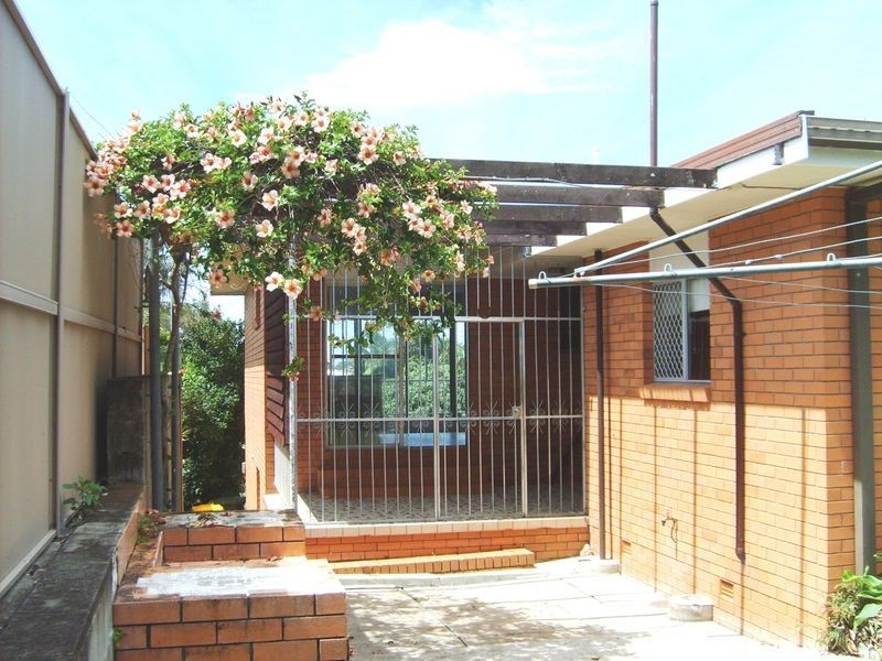 4 Penrock Parade, Labrador QLD 4215