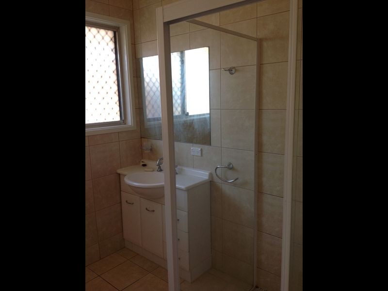27 Vaggelas Crescent, Biggera Waters QLD 4216