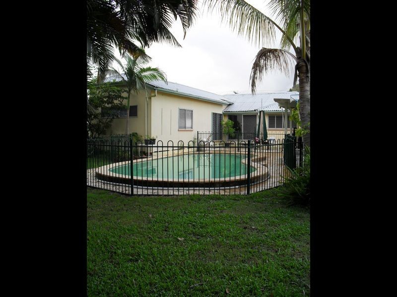 17 Harris Street, Labrador QLD 4215