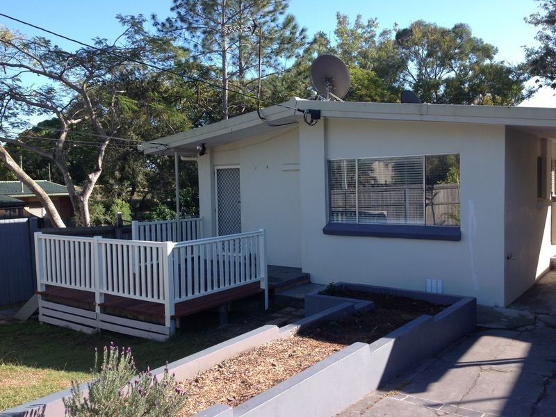 27 Horder Avenue, Labrador QLD 4215