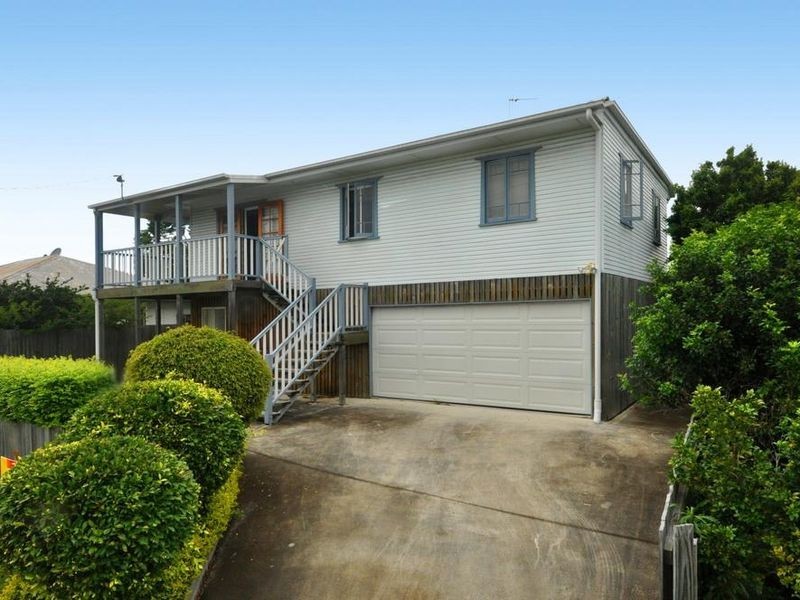 50 Central Street, Labrador QLD 4215