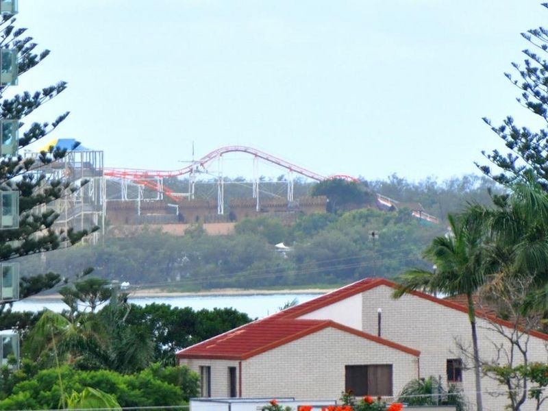 50 Central Street, Labrador QLD 4215