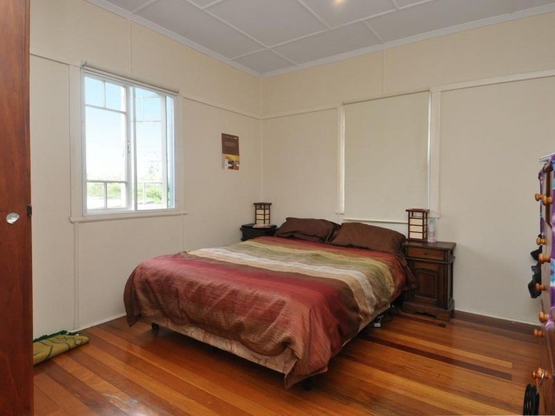 50 Central Street, Labrador QLD 4215