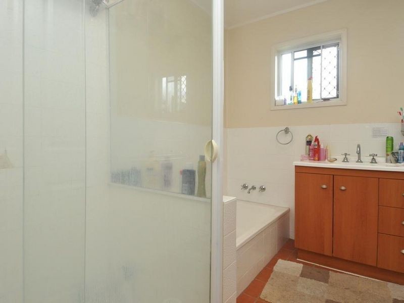 50 Central Street, Labrador QLD 4215