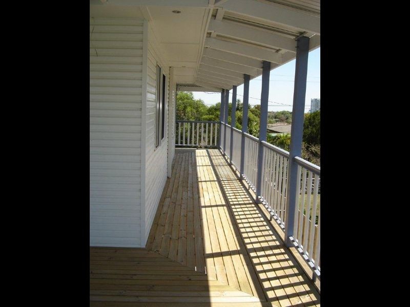 50 Central Street, Labrador QLD 4215