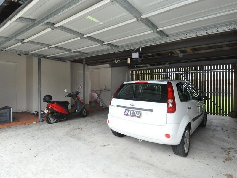 50 Central Street, Labrador QLD 4215