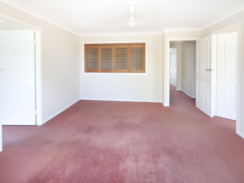 6 Thompson Street, Biggera Waters QLD 4216