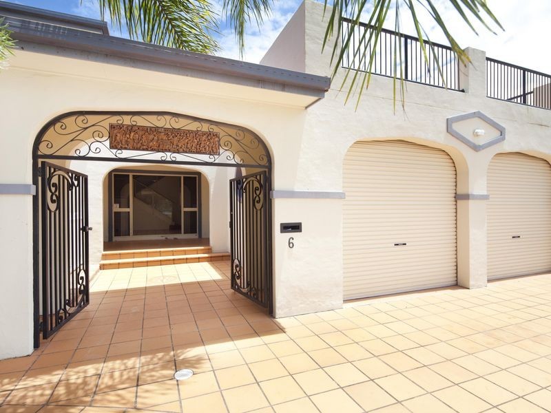 6 Thompson Street, Biggera Waters QLD 4216