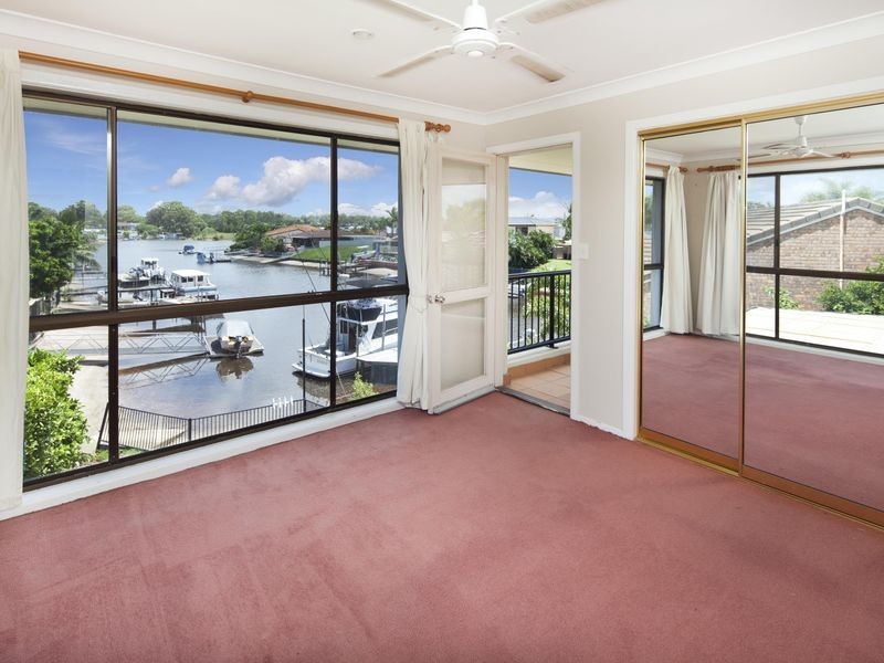 6 Thompson Street, Biggera Waters QLD 4216