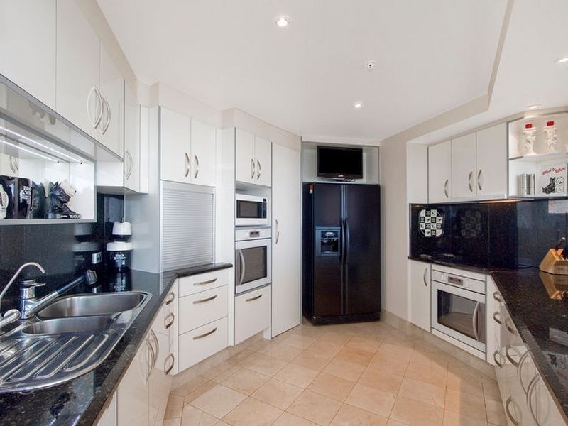 1401/182 Marine Parade, Labrador QLD 4215