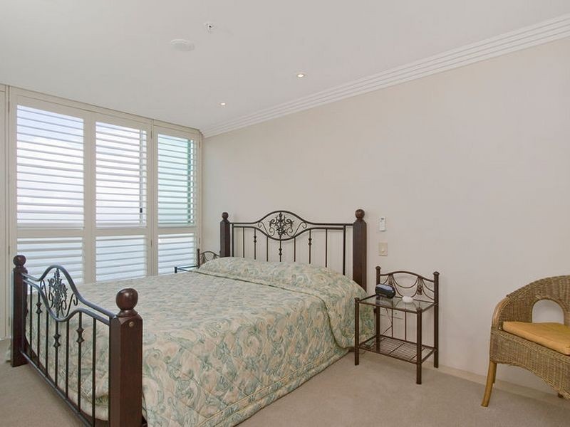 1401/182 Marine Parade, Labrador QLD 4215