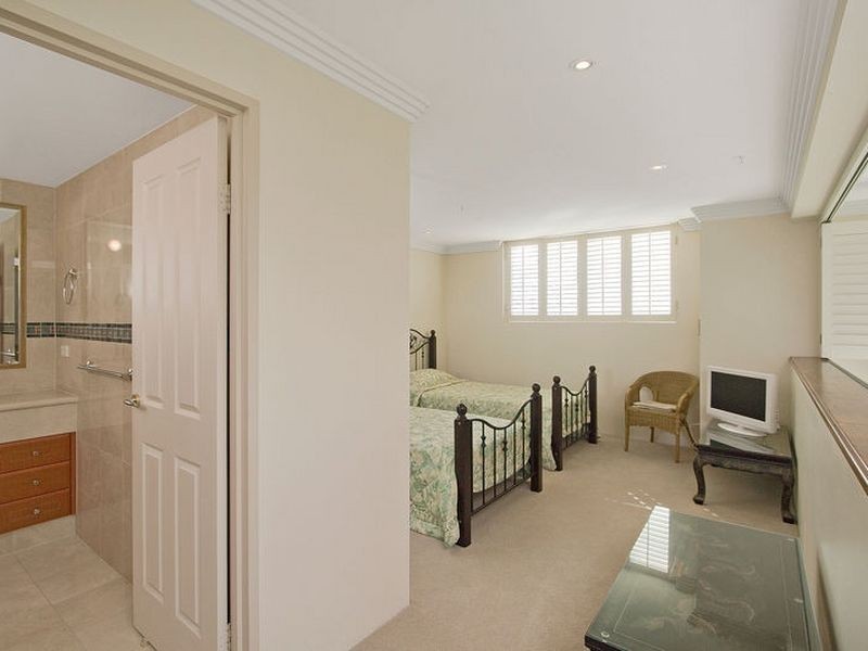 1401/182 Marine Parade, Labrador QLD 4215