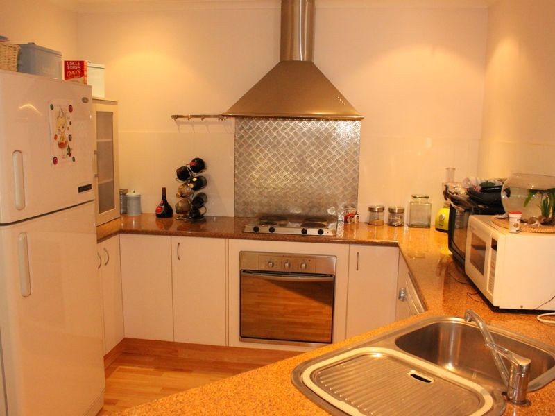 1/9 Gordon Street, Labrador QLD 4215