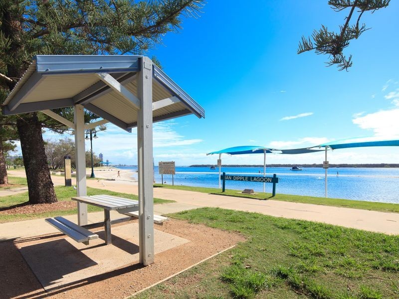 5/6 Broad Street, Labrador QLD 4215