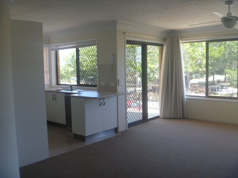 5/4 Broad Street, Labrador QLD 4215