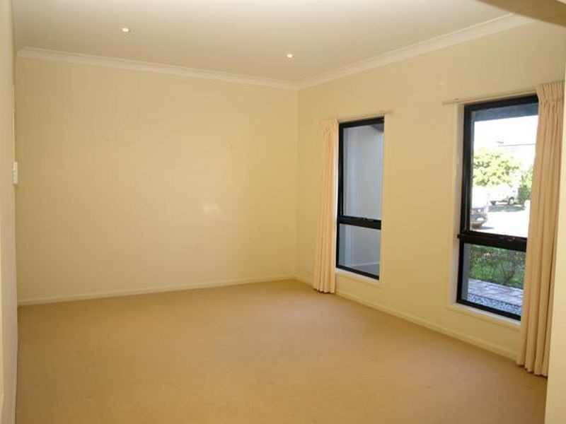 31 Prosperity Drive, Helensvale QLD 4212