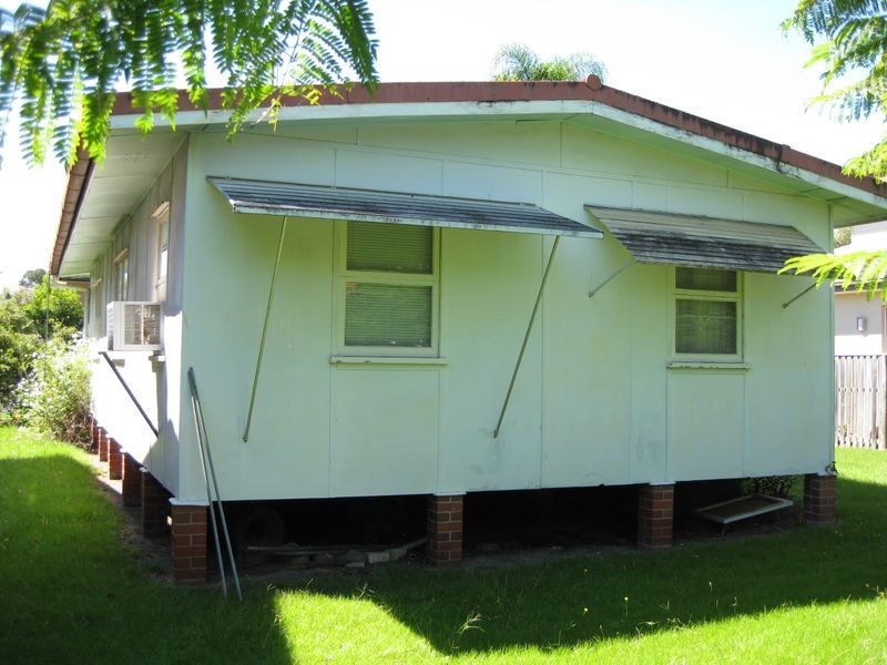 34 Middle Street, Labrador QLD 4215