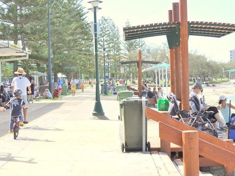 2/4 Broad Street, Labrador QLD 4215