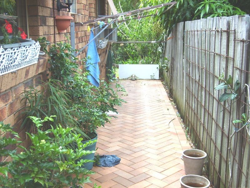 1/7 Stephanie Court, Labrador QLD 4215