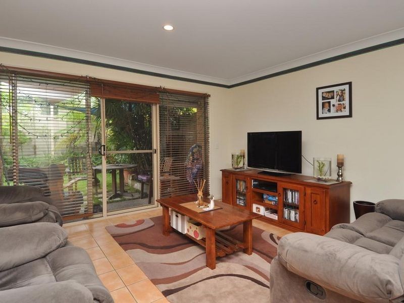 2/15 Harley Street, Labrador QLD 4215