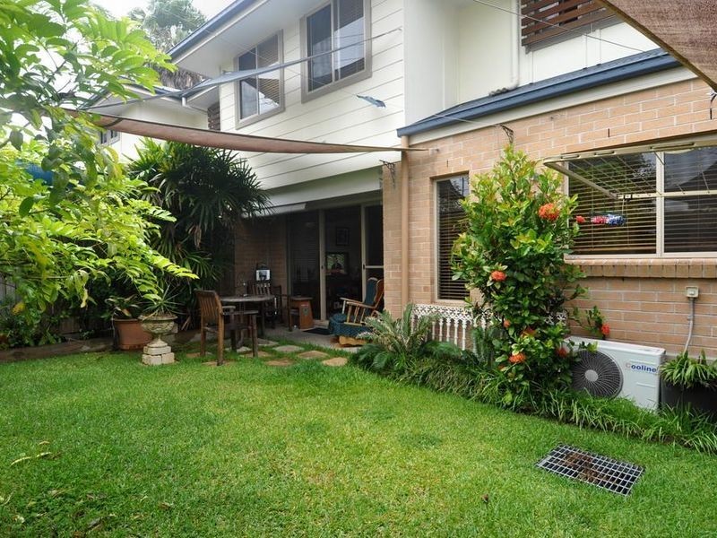 2/15 Harley Street, Labrador QLD 4215