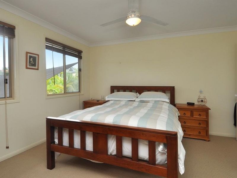 2/15 Harley Street, Labrador QLD 4215