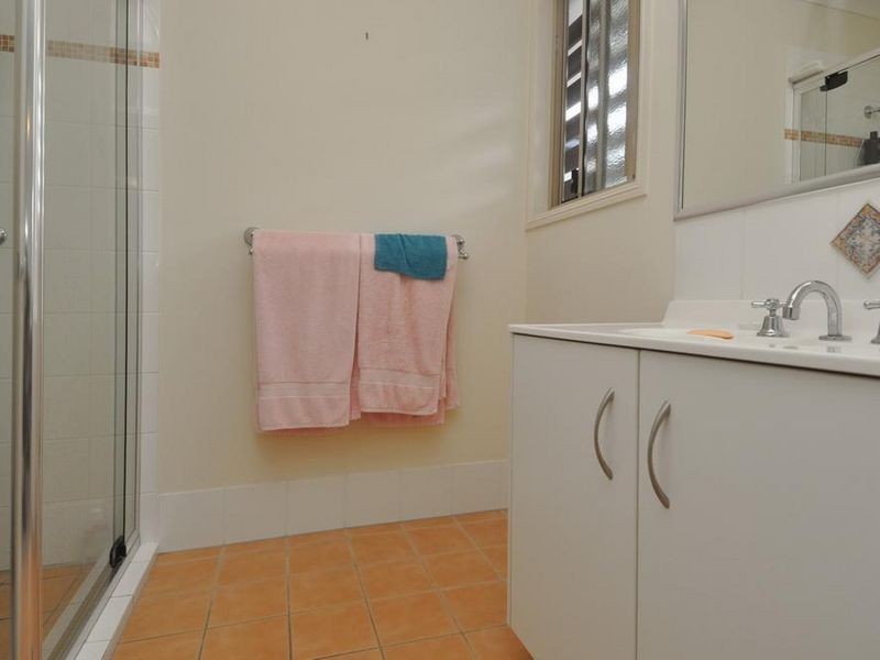 2/15 Harley Street, Labrador QLD 4215