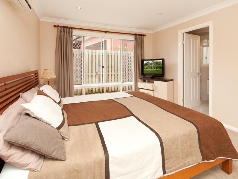 7 Benalla Court, Parkwood QLD 4214