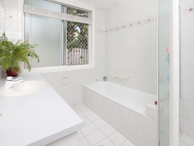 7 Benalla Court, Parkwood QLD 4214