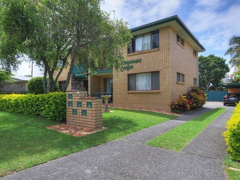 1/11 Brett Avenue, Labrador QLD 4215