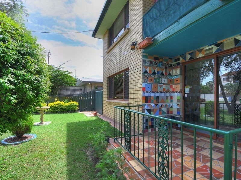 1/11 Brett Avenue, Labrador QLD 4215