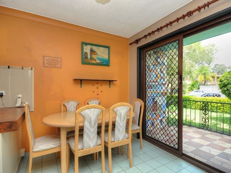 1/11 Brett Avenue, Labrador QLD 4215