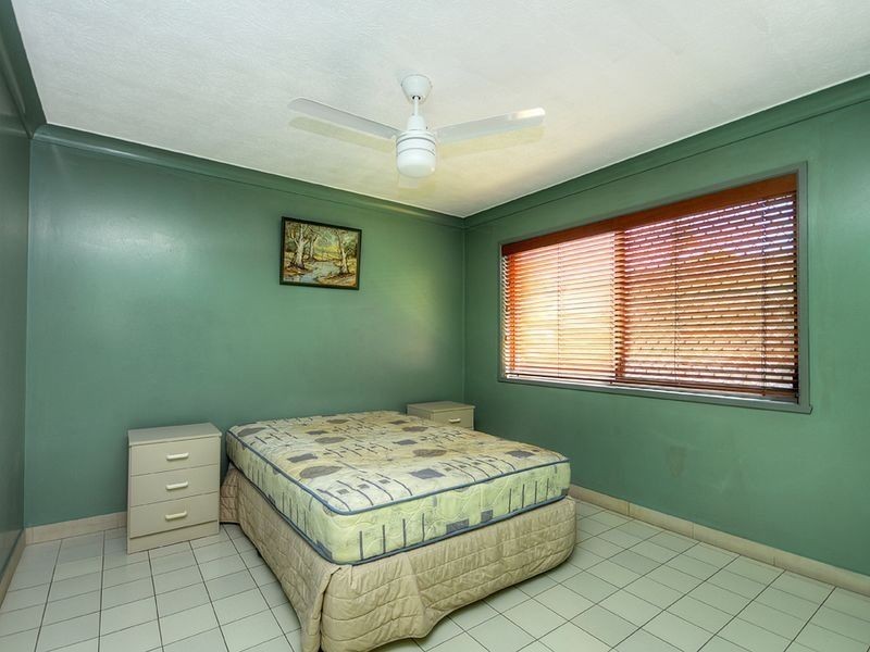 1/11 Brett Avenue, Labrador QLD 4215